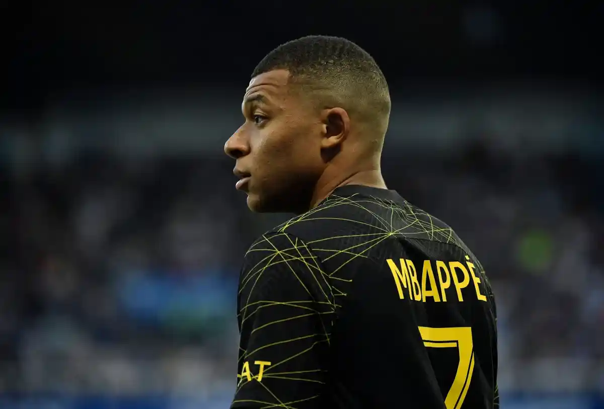 Mbappé Captions